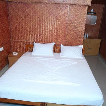 Savithri Inn Bamboo Cottages & Resorts バルカラ 部屋 写真