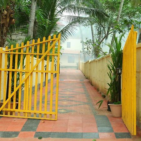 Savithri Inn Bamboo Cottages & Resorts バルカラ エクステリア 写真