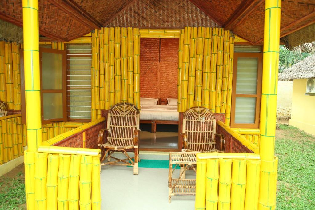 Savithri Inn Bamboo Cottages & Resorts バルカラ エクステリア 写真