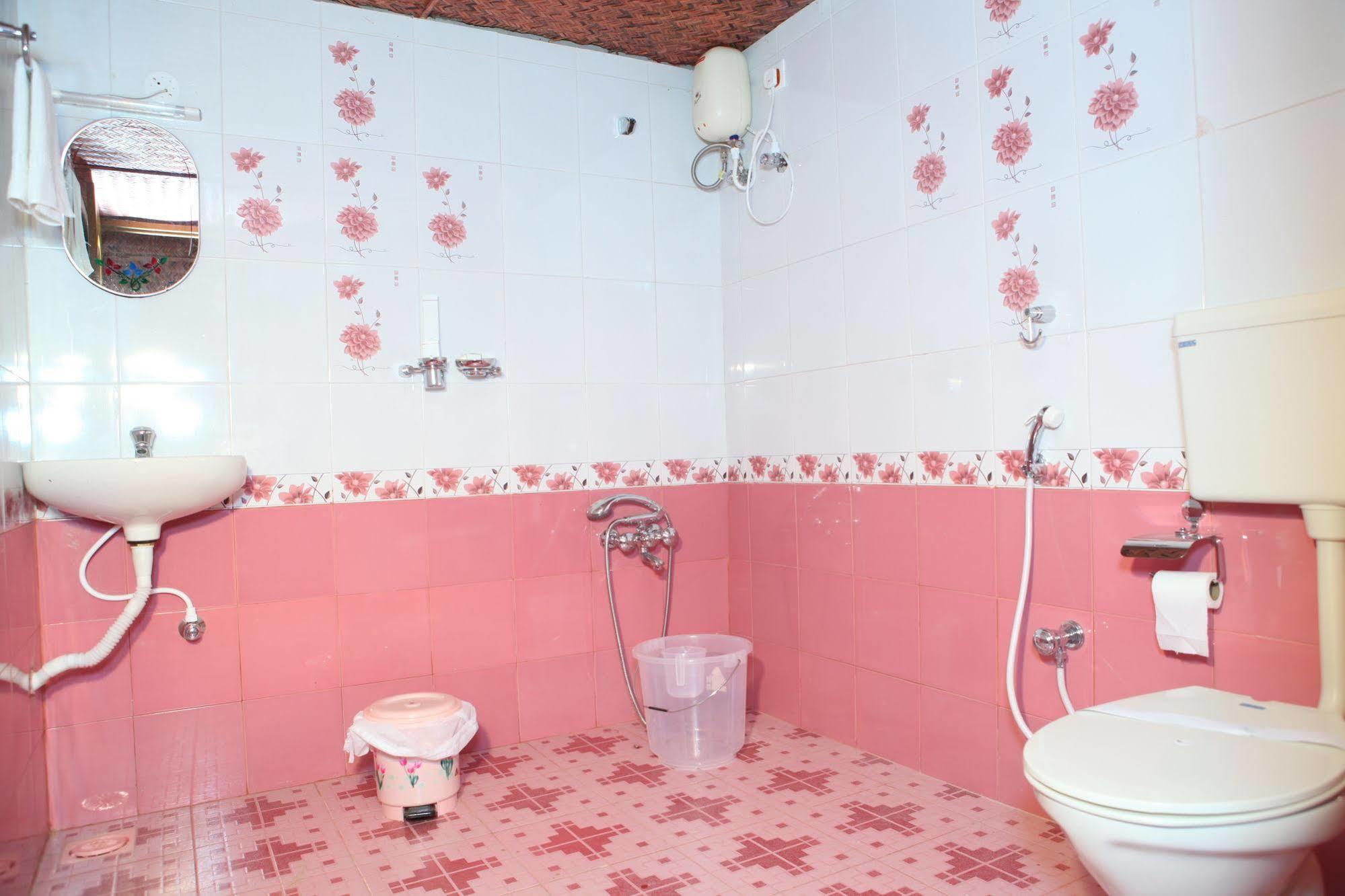 Savithri Inn Bamboo Cottages & Resorts バルカラ エクステリア 写真