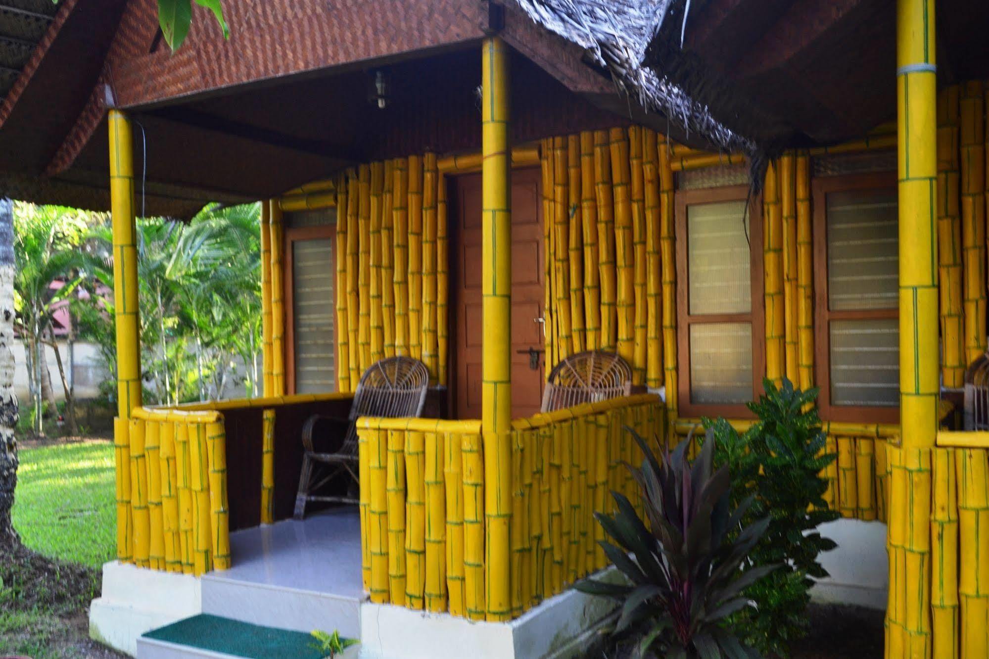 Savithri Inn Bamboo Cottages & Resorts バルカラ エクステリア 写真