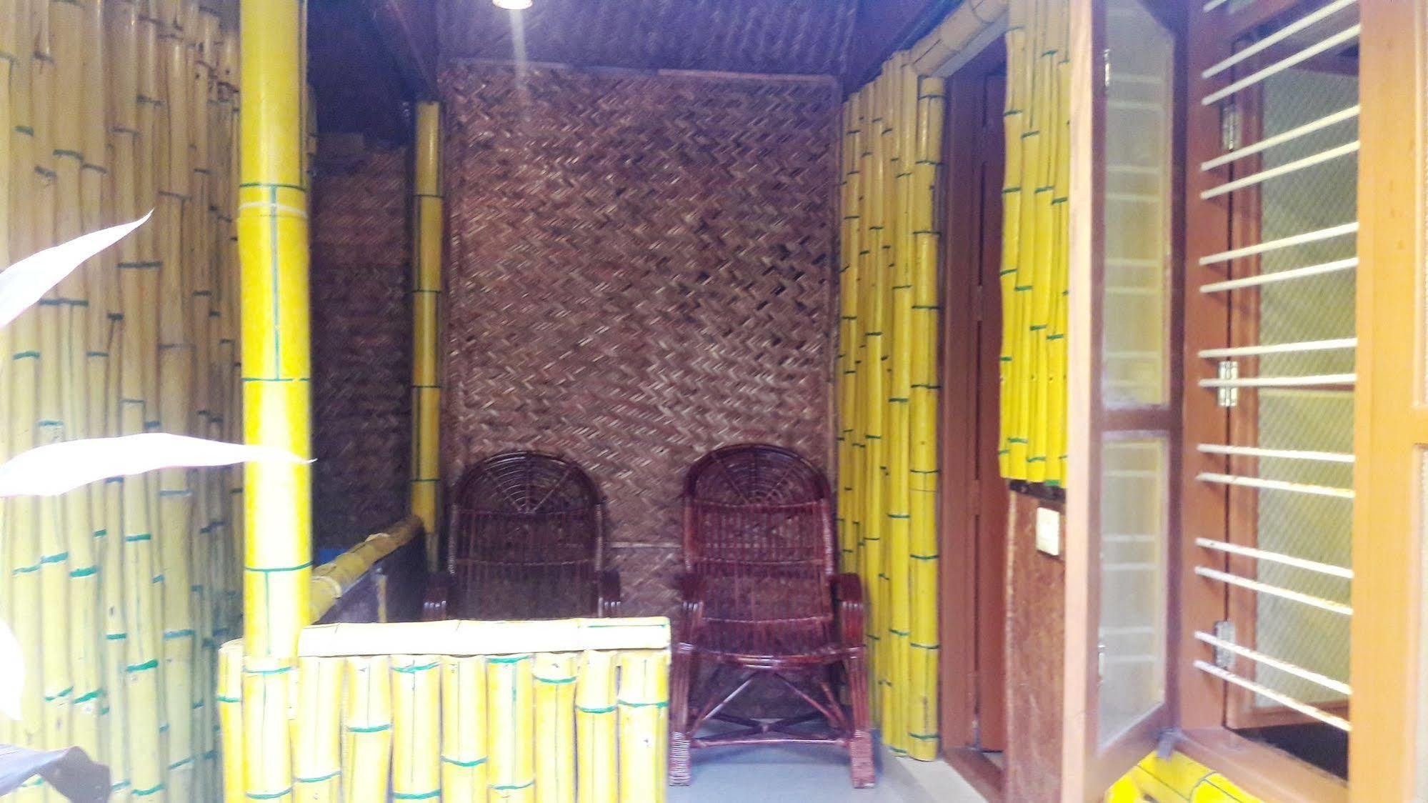 Savithri Inn Bamboo Cottages & Resorts バルカラ エクステリア 写真